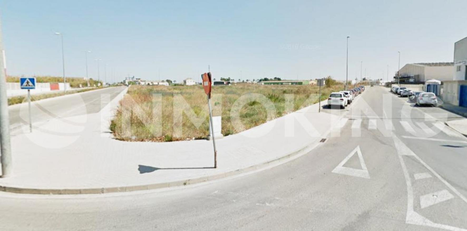 Foto de la propiedad Solar industrial a dos calles en venta - Sollana 